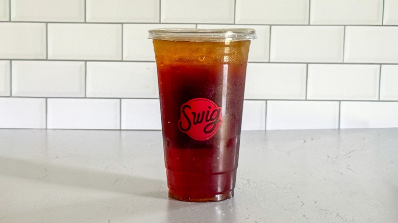 A medium Swig sweet tea