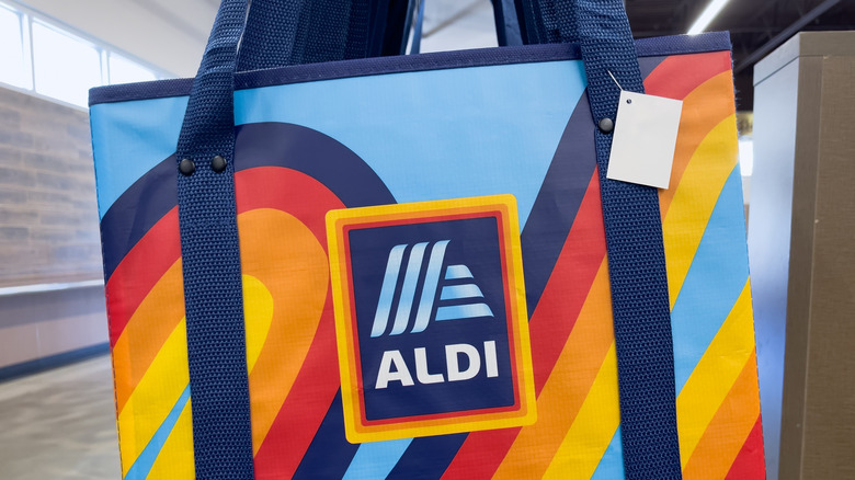 Aldi shopping bag.