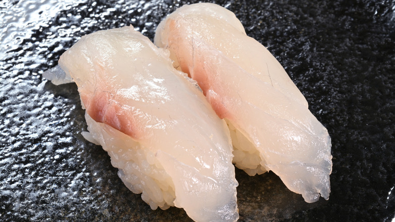 sea bream nigiri black plate