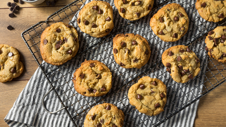 Stop Blaming The Oven! Your Flat Cookie Started With This Baking Faux Pas
