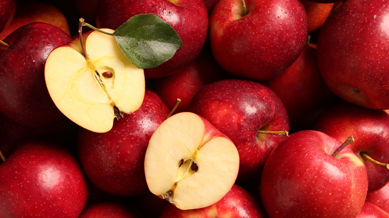 A pile of fresh red apples