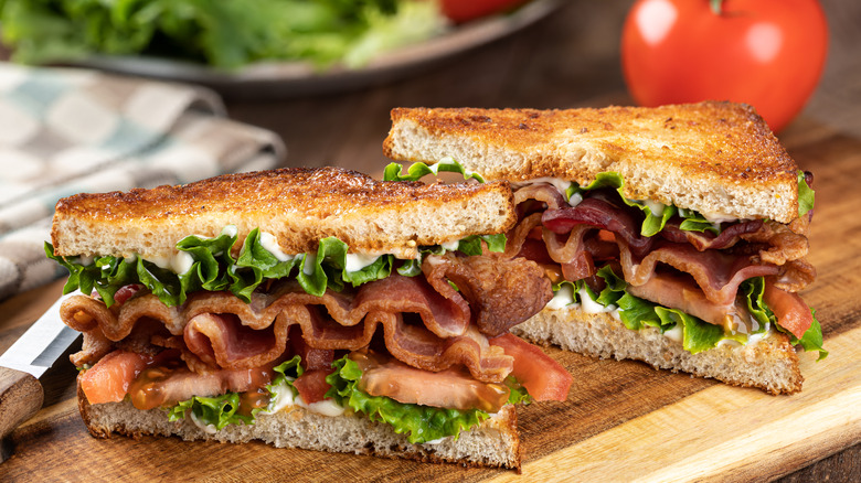 BLT sandwich cut in triangles