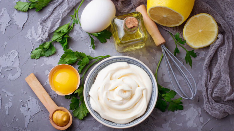 Ingredients for homemade mayo