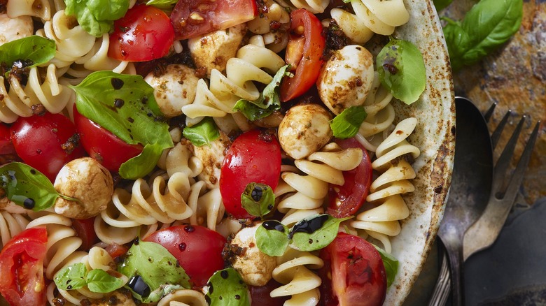 pasta salad with balsamic dressing