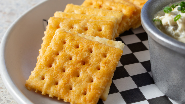 Fried saltline crackers