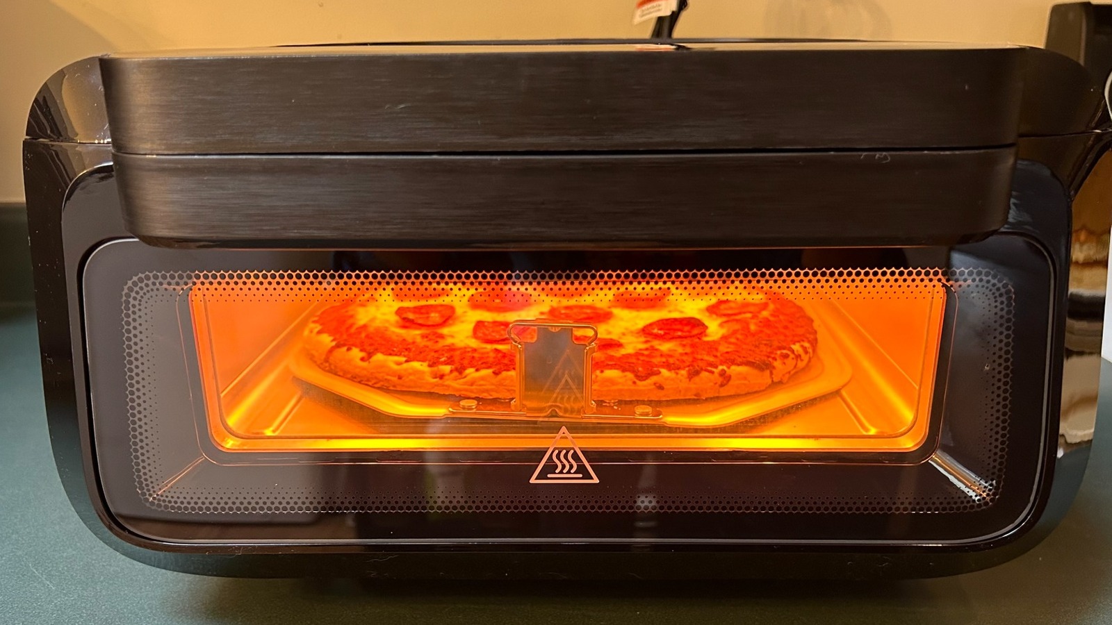 Test: Der Frigidaire-Pizzaofen für den Innenbereich ist günstiger als die ...