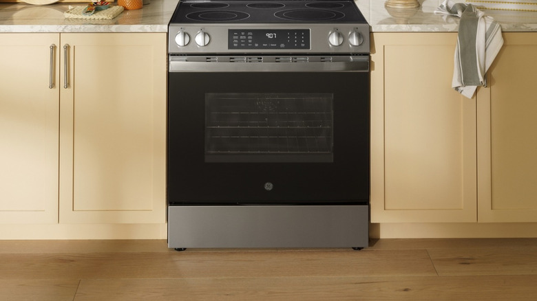 GE range in kitchen