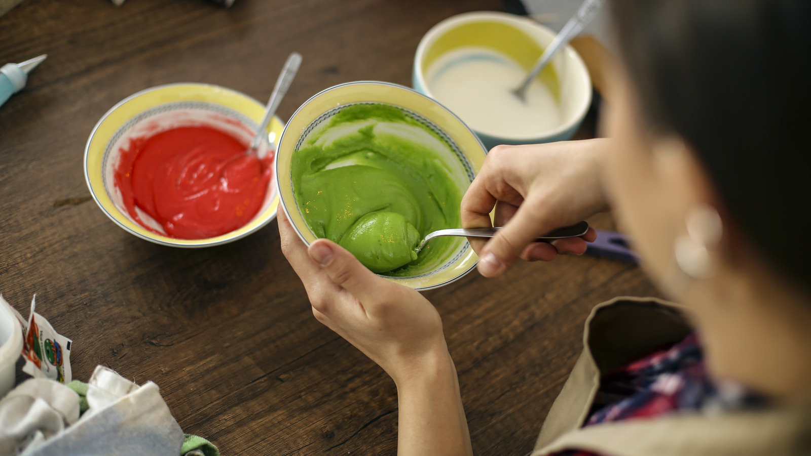 Gel Vs Liquid Food Coloring: Which Is Best For Cookie Dough?