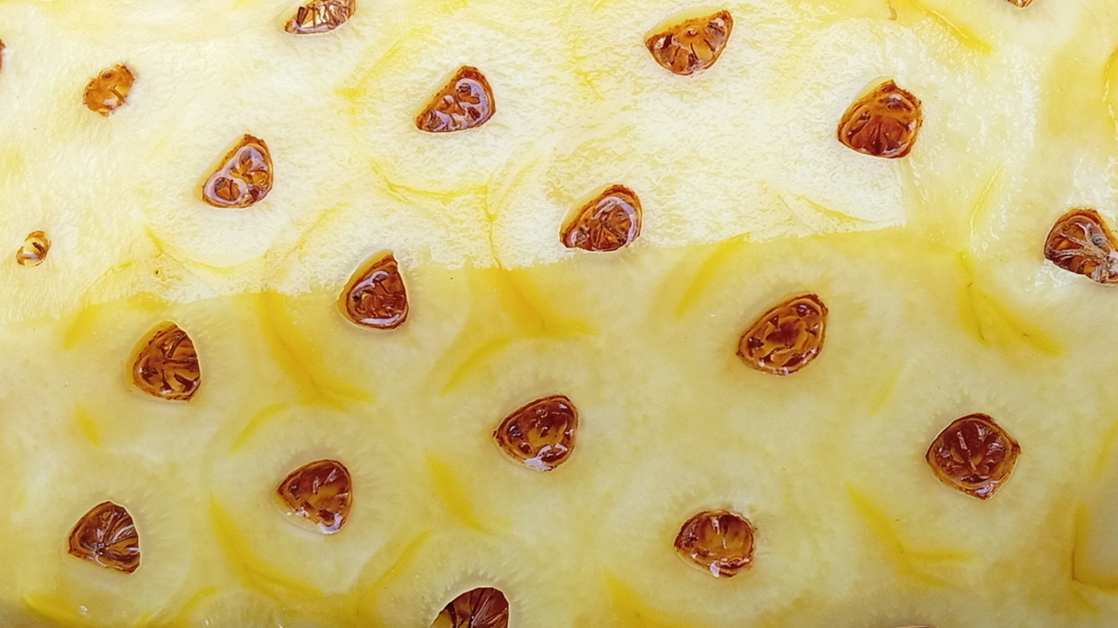 Get Rid Of Pineapple Eyes Without Using A Knife With This Nifty Hack
