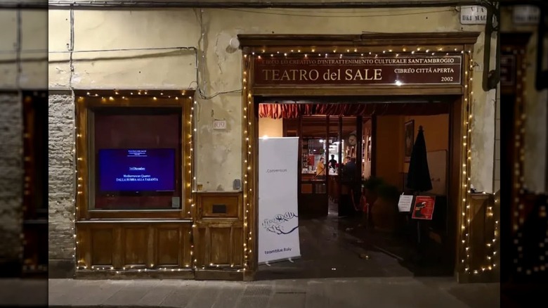 exterior of Teatro del Sale