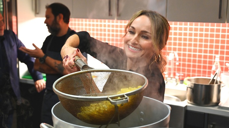 Giada De Laurentiis cooking pasta