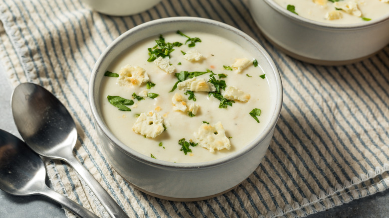 Bowl of clam chowder.
