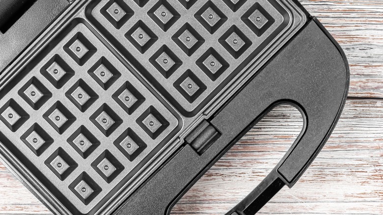Waffle iron