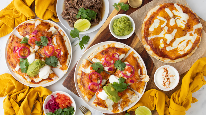 Mexican pizzas with garnishes