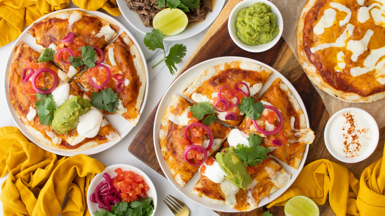 Mexican pizzas with garnishes
