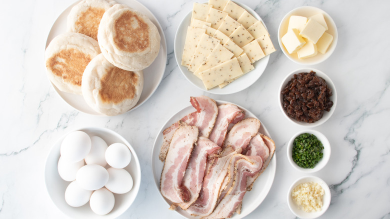 McMuffin-inspired breakfast sandwich ingredients