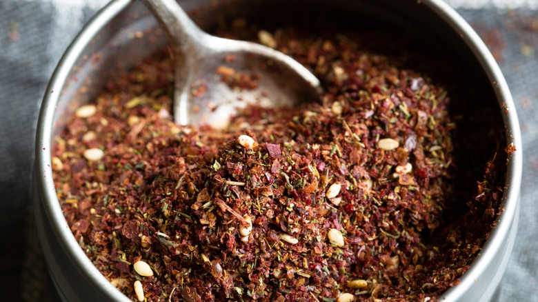 za'atar spice blend in a bowl