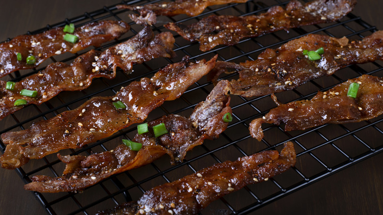 Glazed bacon with chives