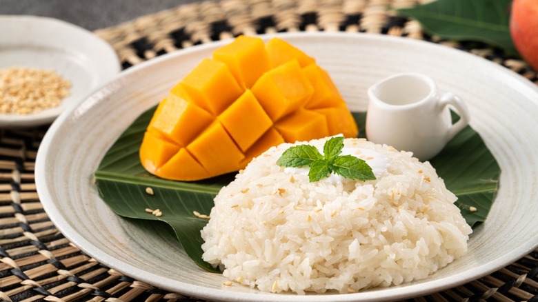 thai mango sticky rice