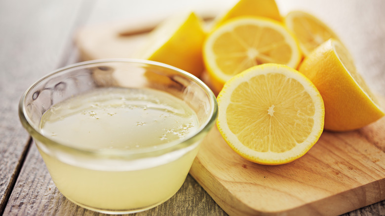 Freshly squeezed lemon juice