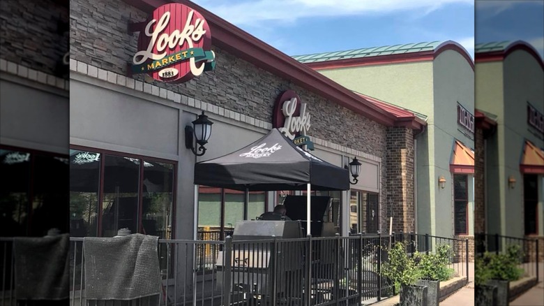 The exterior of Look's Market restaurant