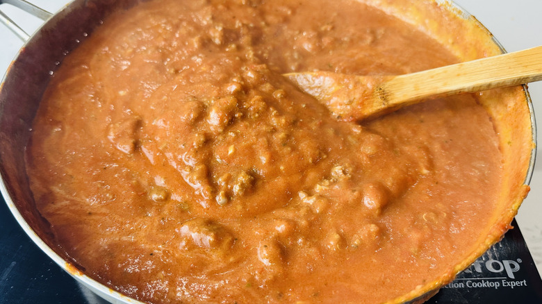 Heavy cream added to bolognese