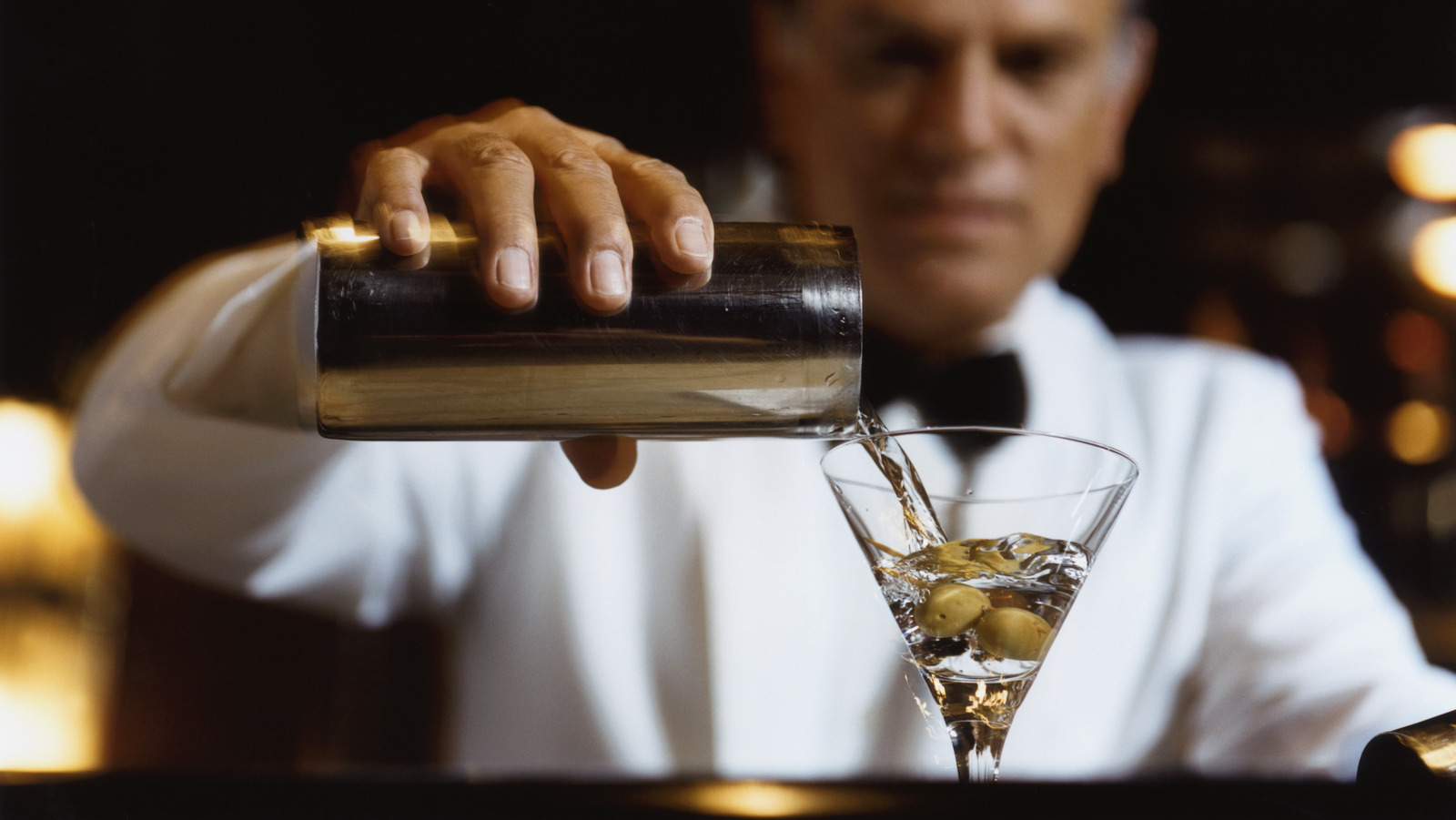 Here's The Actual Difference Between Vodka And Gin