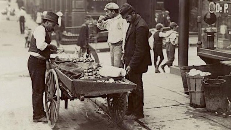 People around an oyster cart