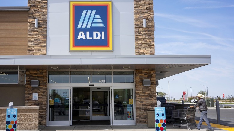 Aldi storefront