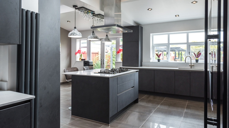 Elegant kitchen with a gray and white color scheme