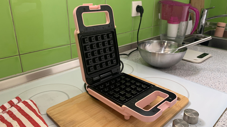 Waffle maker