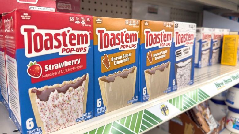 Toast'em Pop Ups on a grocery store shelf