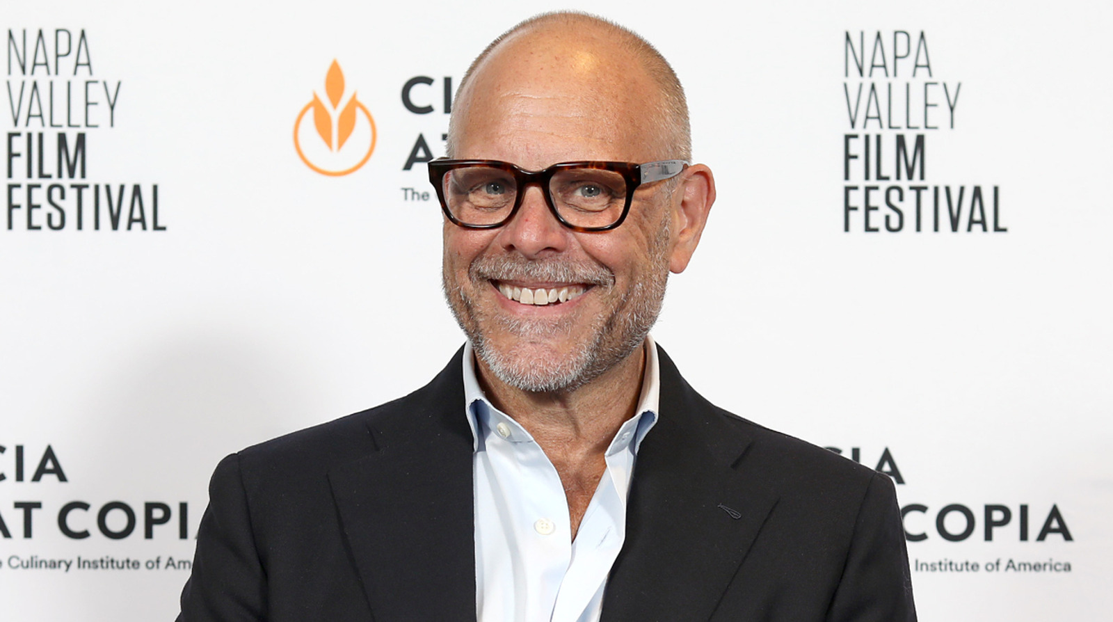 Wie Alton Brown mit Kaffee zarte und saftige Schweinekoteletts zubereitet