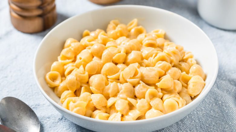 A bowl of creamy mac and cheese
