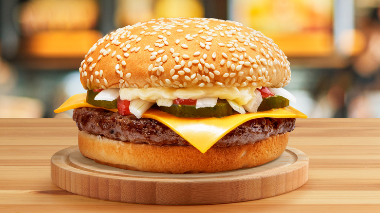 cheeseburger with pickles and mayo