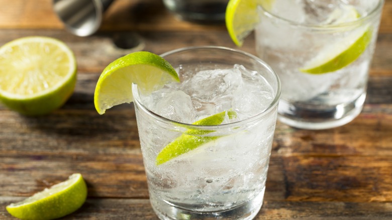 Tonic beverage with lime