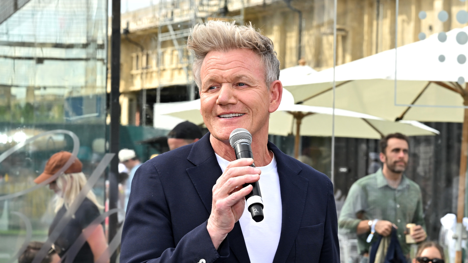 How Gordon Ramsay Keeps His Thicker Burgers From Crumbling
