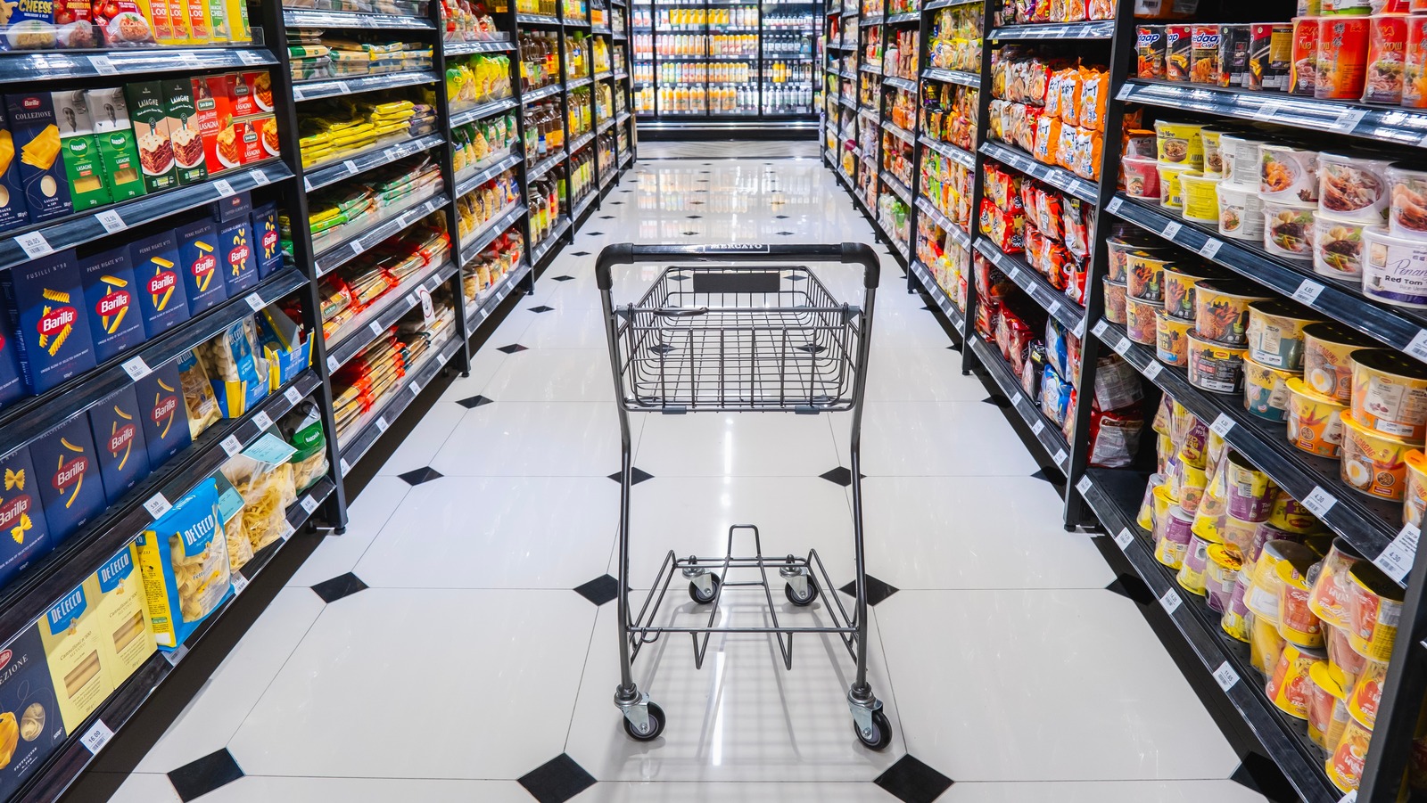 How Grocery Store Displays Trick You Into Buying More