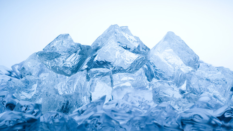 How to Get Ice Cubes Out of a Tray