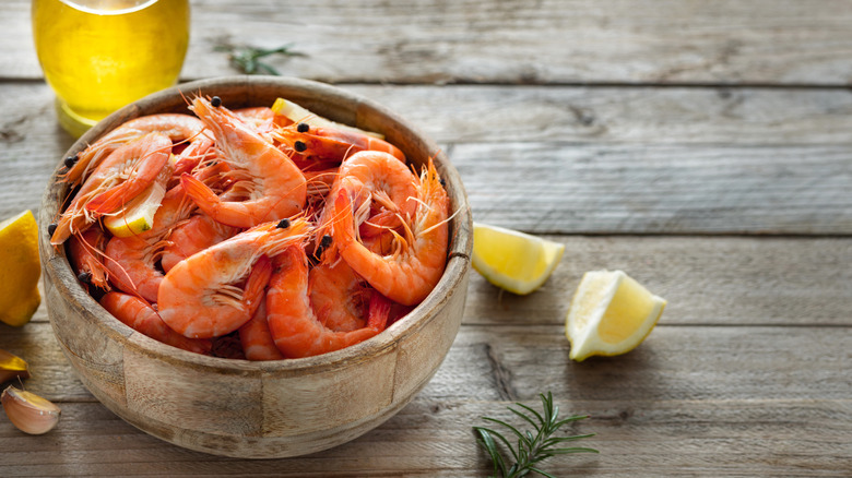 Shell on, cooked shrimp