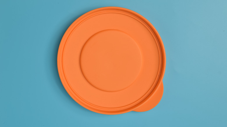 plastic container lid