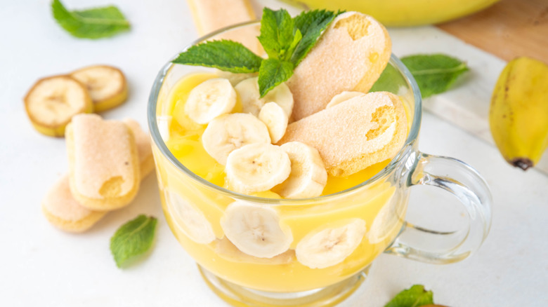 banana pudding in a glass cup