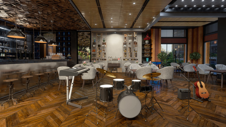 band setup in restaurant