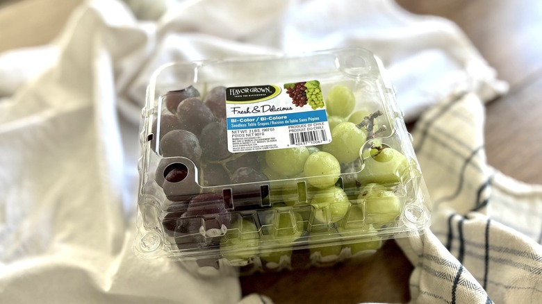 Flavor Grown Bi-Color Grapes package