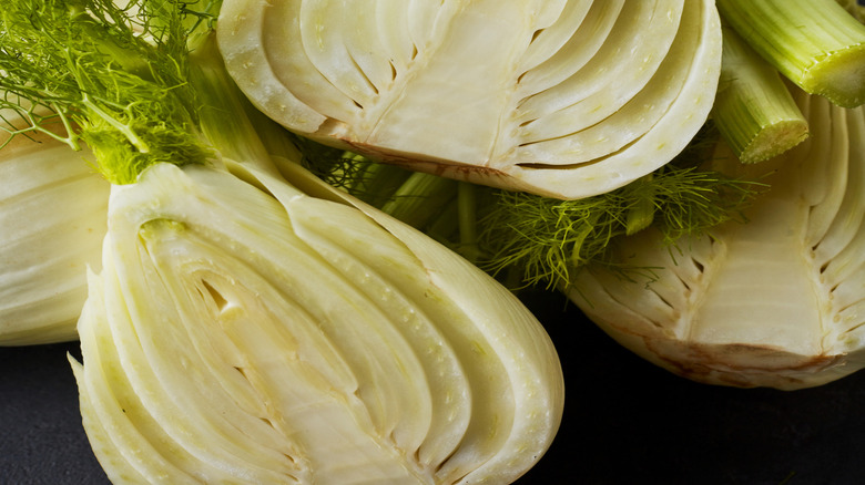 Halved fennel with the core exposed