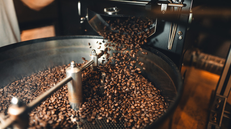 Roasting coffee beans