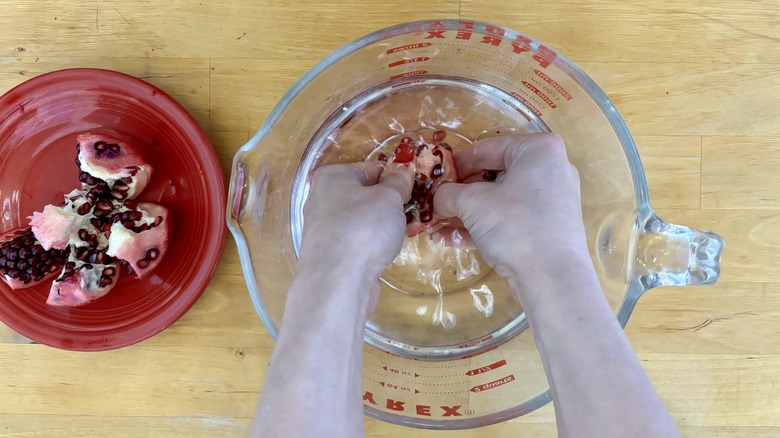 pomegranates under water 