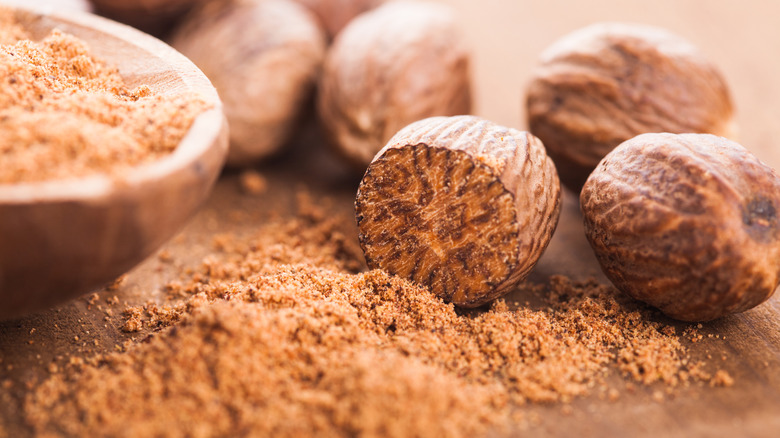 ground nutmeg
