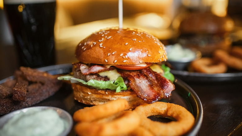 Bacon cheeseburger with onion rings