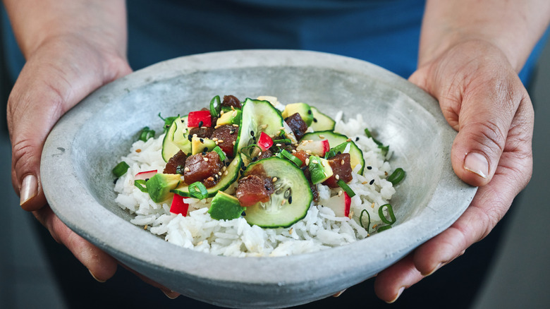 Tuna bowl with veggies